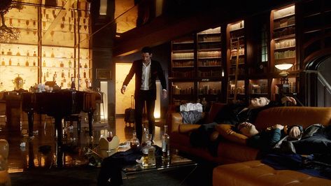 Lucifer Morningstar Penthouse, Lucifer Apartment, Lucifer Penthouse, Fanfiction Writing, Classy Goth, Loft Penthouse, Penthouse Interior, Whiskey Room, Gothic Interior