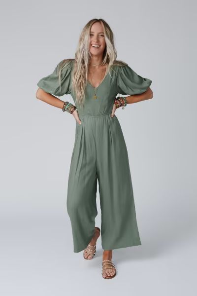 Boho Jumpsuits for Summer | Three Bird Nest Flattering Post Partum Outfits, Mom Photoshoot Outfit, Casual Fall Wedding Outfit, Comfy Mom Clothes, Garden Outfit Aesthetic, Therapy Outfits, Garden Outfit Ideas, Jumpsuit Aesthetic, Airy Outfits