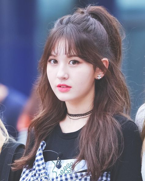 Photography Poses, Tumblr, Somi Jeon, Half Ponytail, Kpop Hair, Jeon Somi, Jeon, Kpop Girls, Girl Group