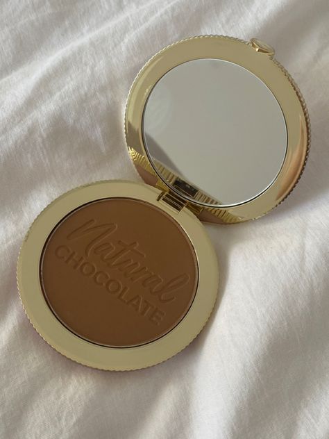 Bronzer Aesthetic, Masquerade Ball Aesthetic, Unrealistic Wishlist, Bronzer Makeup, Ball Aesthetic, Makeup Wishlist, Makeup List, Chill Room, Trophy Hunting