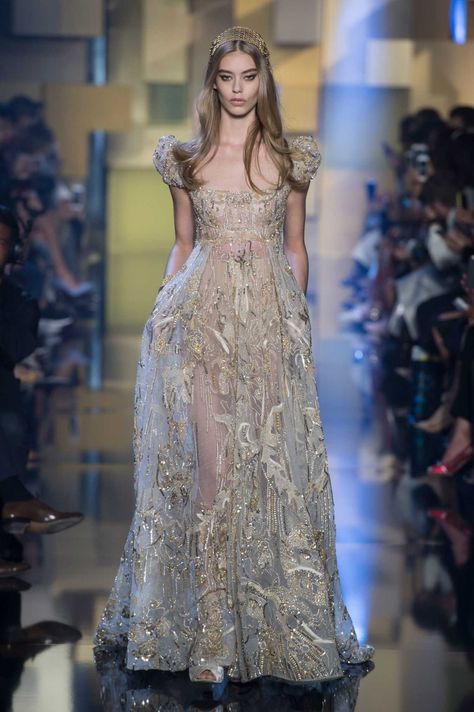 A look from the Elie Saab Couture fall 2015 collection. Photo: Imaxtree. Runway Fashion Couture, Elie Saab Couture, Collection Couture, Glam Dresses, 가을 패션, Fancy Outfits, Fall 2015, Elie Saab, Beautiful Gowns