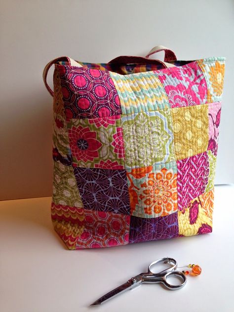 Quilted Tote Bags Patterns, Quilt Bags, Quilted Bag Patterns, Tote Bag Pattern Free, Patchwork Tote Bags, Handbag Sewing Patterns, Quilted Bags, Tote Bag Tutorial, Diy Bags Patterns