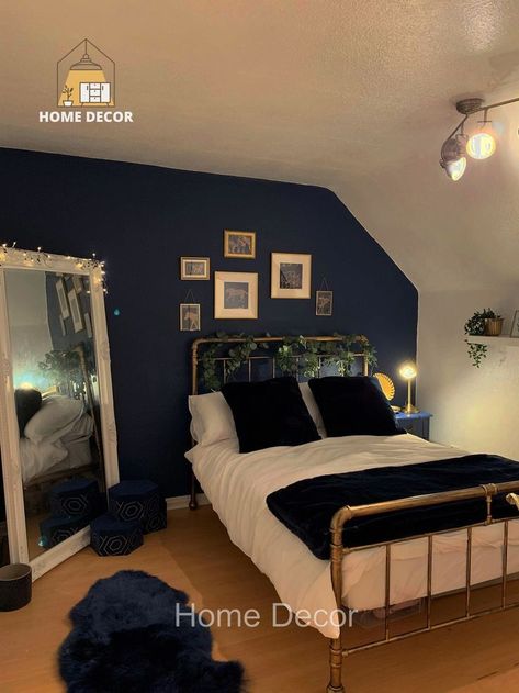 Blue Navy Room Bedroom, Midnight Blue Walls Bedrooms, Bedroom Ideas Blue And Gold, Deep Blue Room Ideas, Bedroom Ideas Royal Blue, Navy Blue Modern Bedroom, Indigo Bedroom Walls, Dark Blue Room Decor Bedroom Ideas, One Blue Wall Bedroom