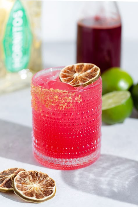 Hibiscus Tequila Cocktail, Hibiscus Margarita Recipe, Margarita Aesthetic, Hibiscus Margarita, Strawberry Peach Smoothie, Hibiscus Syrup, Margarita Ingredients, Peach Smoothie, Healthy Cocktails