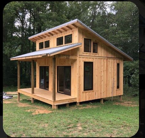 Winter House Exterior, Small Cabin Plans, Tiny House Exterior, Shed Plan, Tiny Cabins, Backyard Sheds, Shed Roof, Modern Tiny House, Shed Homes