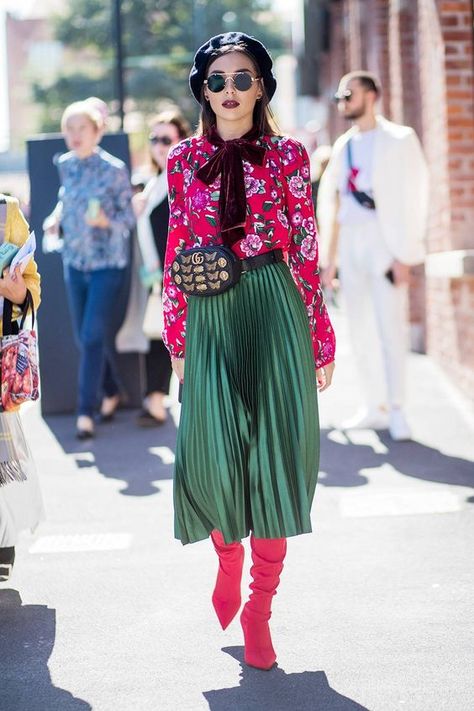 Fashion girls love a good Gucci outfit. Here are 20 of our favorite ones, via street style. Gucci Outfit, Maximalist Fashion, New Street Style, Gucci Outfits, Quirky Fashion, Red Boots, Street Style Trends, Eclectic Fashion, Colourful Outfits