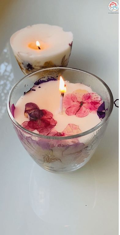 Pressed Flower Candle - 2MonkeysandMe Candle With Dry Flowers, Pressed Flowers Candles, Candles With Dried Flowers, Pressed Flower Candles, Tallow Candles, Weaning Breastfeeding, Candle Hack, Diy Flag, Mini Bakery