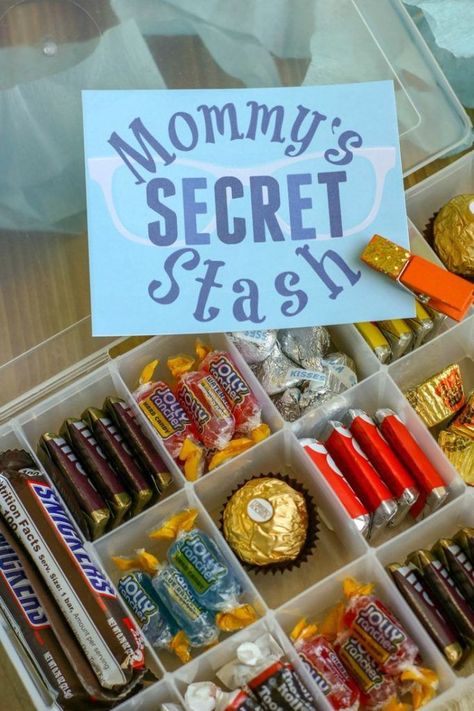 This Mommy's Secret Candy Stash Box is perfect for any mom on your Mother's Day shopping list.  www.thisolemom.com  #secretstash #stash #candy #organizer #mothersday #motherdaygifts #candybar #momlife Mother Day Candy Bouquet Gift Ideas, Candy Mothers Day Gift Ideas, First Date Gifts For Him, Locker Snacks Stash, Secret Snack Stash, Secret Candy Stash, Date Gifts For Him, Box Dulces, Candy Mother’s Day Gifts