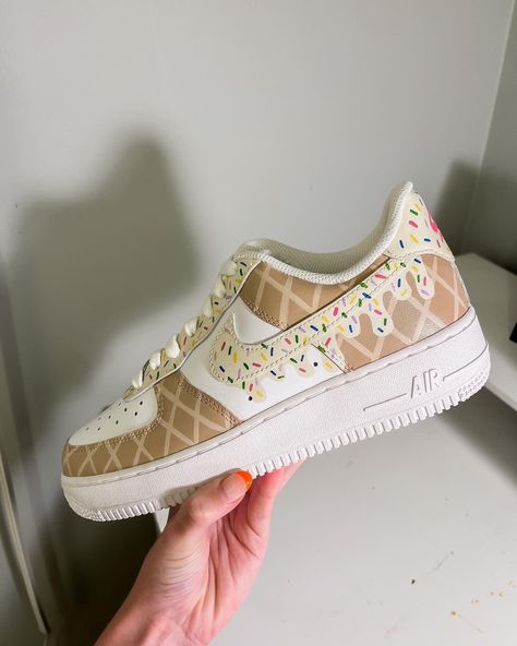 Hand painted with leather acrylic paint and sealed with a matte finisher. Nike Shoes Women Fashion, Painted Shoes Diy, Pretty Sneakers, Custom Painted Shoes, Diy Sneakers, Painted Sneakers, Air Force 1s, Nike Fashion Shoes, Preppy Shoes