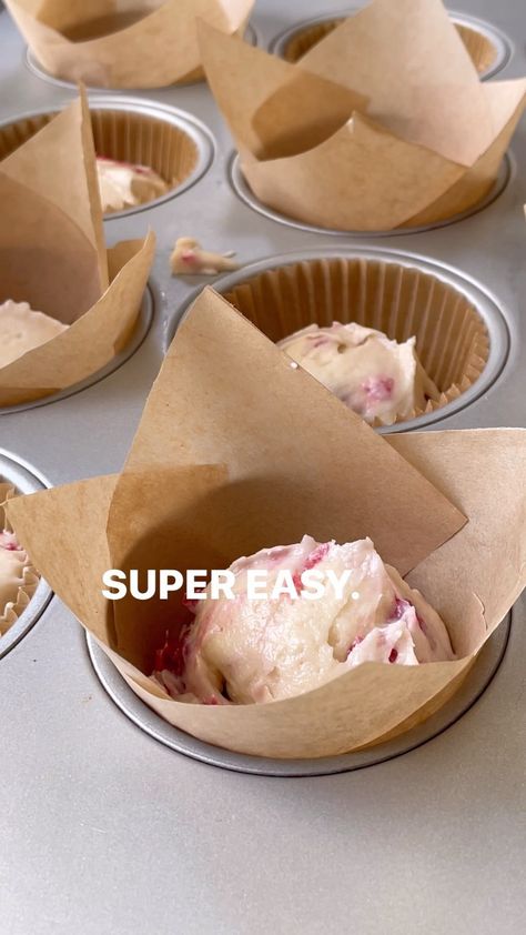 Cupcake Liners Diy, Bake Sale Desserts, Bakery Muffins, Cupcake Packaging, Baking Secrets, Muffin Papers, Bakery Style Muffins, Cake Liner, Cup Decorating