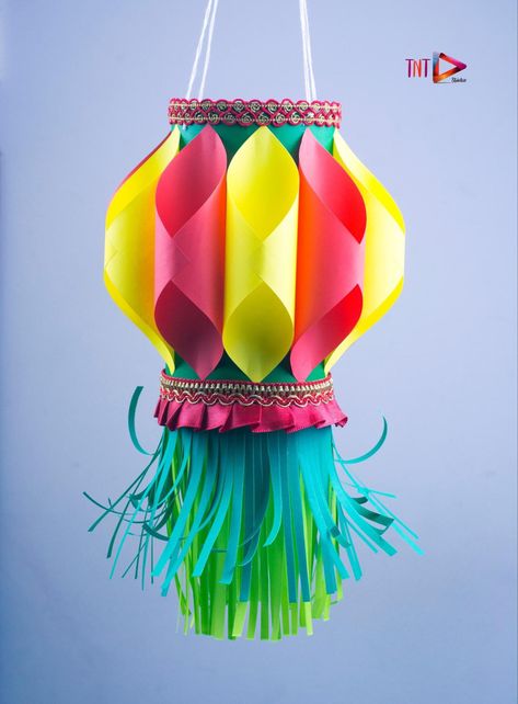 Lantern Paper Diy, Indian Festival Decoration Ideas, Diy Festive Decor Indian, Lantern Art And Craft, How To Make Lanterns Paper, Lantern Kids Craft, Paper Lantern Craft For Kids, Diy Paper Lanterns Hanging, Easy Lantern Craft For Kids