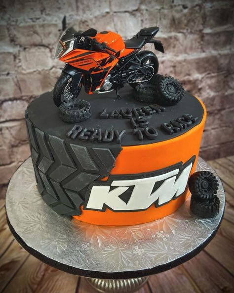 Kathryn Langdon-Burton | When you hate the bike, but you love your daughter more, you make the cake. May your 21st birthday be filled with the same excitement and… | Instagram Pastel, Ktm Cake, Dirt Bike Birthday Cake, Go Kart Cake, Bike Birthday Cake, Moto Cake, Motor Cake, Cake Motorcycle, Motorcycle Birthday Cakes