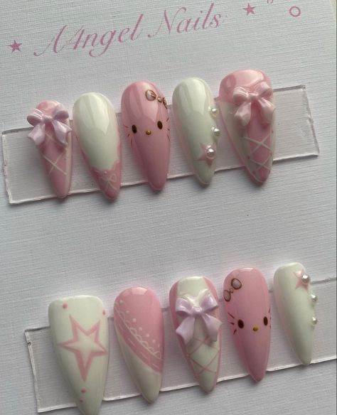 Easy Nail Sets, Press On Nails Kawaii, Pink Acyrilics Nails, Sanrio Christmas Nails, Simple Pink Nail Ideas, Kawaii Halloween Nails, Uñas Hello Kitty, Uñas Coquette, Paznokcie Hello Kitty