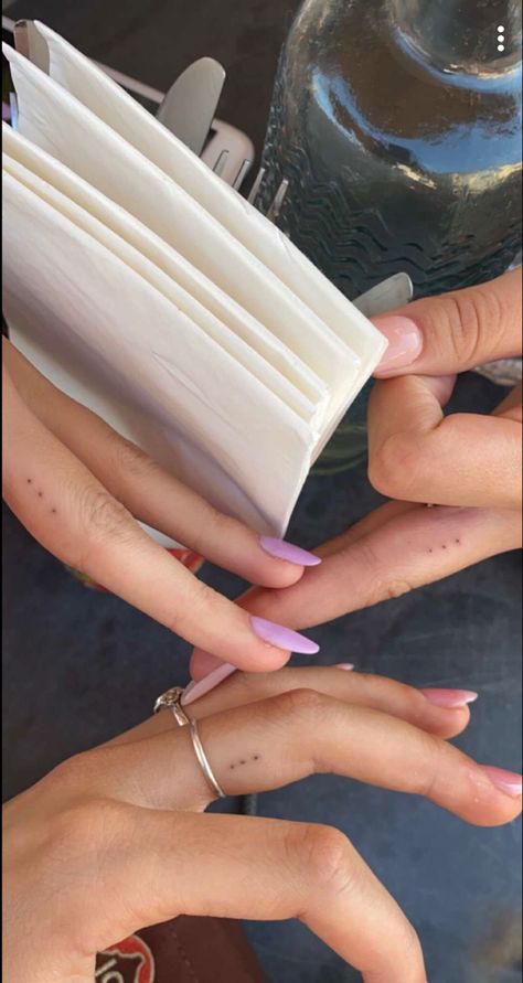 Finger Tattoo Best Friend, Friendship Tattoos Finger, Finger Tattoo Friends, Friendship Finger Tattoos, Friend Finger Tattoos, Best Friend Finger Tattoos, 3 Friend Tattoos, Group Tattoos, Tats Ideas