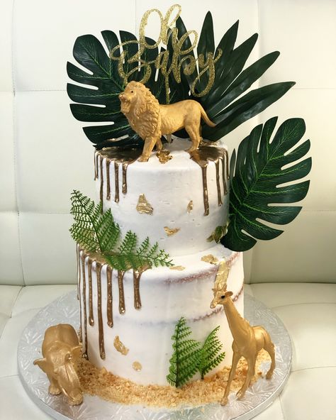 Safari Jungle Birthday Cake, Boho Safari Cake, Safari Birthday Cake Boy, Safari Baby Shower Boy Cake, Safari Cake Ideas, Jungle Theme Baby Shower Cake, Safari Shower Ideas, Safari Theme Cake, Safari Birthday Cake