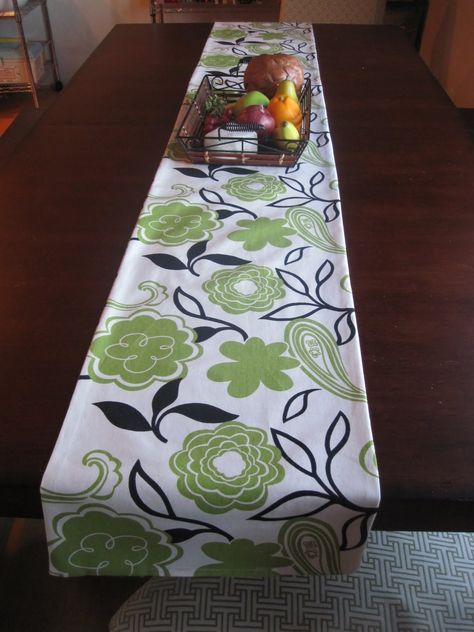 Table Runners Diy, Table Runners Diy Easy, Diy Table Runner Wedding, Table Runner Tutorial, Diy Placemats, Table Runner Diy, Make A Table, Crochet Table, Table Runners Wedding