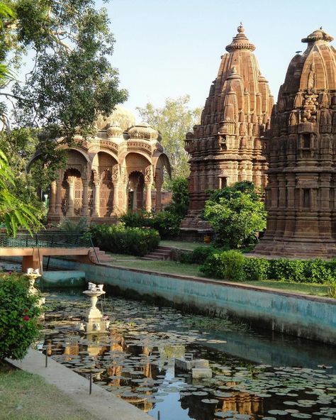 Temples Of India, India Travel Places, Indian Temple Architecture, India Architecture, Ancient Indian Architecture, Temple Photography, Temple Architecture, Indian Architecture, Ancient India