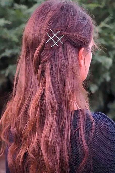 18 Bobby Pin Ideas to Compliment the Style | LoveHairStyles.com Hair Romance, Bobby Pin Hairstyles, Open Hairstyles, Pin Hair, Peinados Fáciles Para Cabello Corto, Have Inspiration, Bobby Pin, Trending Hairstyles, Hair Art