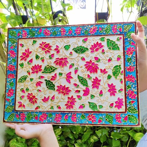 Meenakari Painting On Canvas, Lipan Art Mirror Work Diy Rectangle, Jharoka Lippan Art, Rectangle Lippan Art Design, Pichwai Jharokha, Lippan Art On Rectangle Board, Minakari Painting, Meenakari Painting, Meenakari Art