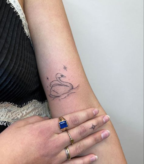 Swan Arm Tattoo, Mini Swan Tattoo, Swan Outline Tattoo, Swan Upon Leda Tattoo, Swan Tattoo Aesthetic, Dainty Swan Tattoo, Matching Swan Tattoo, Swan Tattoo Design For Women, Swan Princess Tattoo