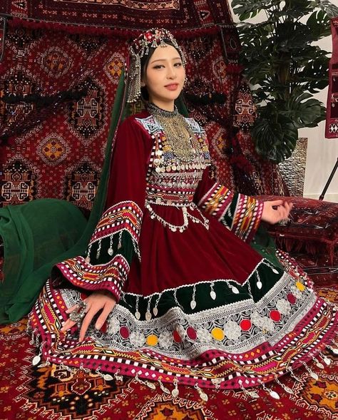 Traditional Afghanistan Clothing, Afghan Wedding Dresses, Afghan Clothes Aesthetic, Afghan Hazara Dresses, Afghanistan Robe, Traditional Afghan Dress, Afghanistan Traditional Clothing, Afghan Bridal Dress, Red Afghan Dress