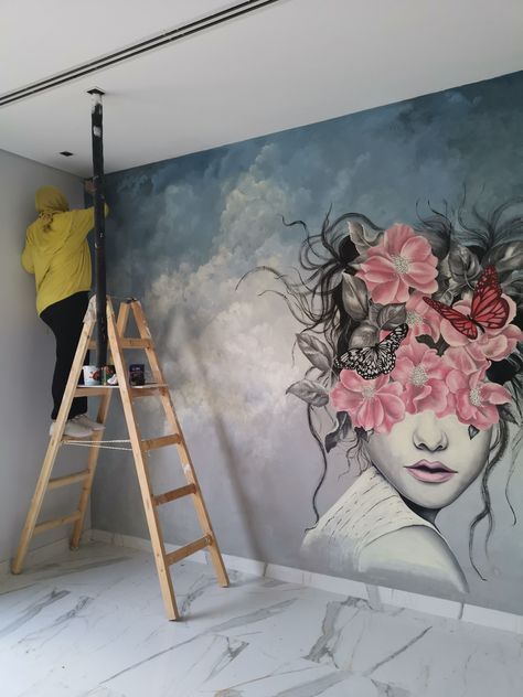 Salon Murals Painted Walls, Hair Salon Mural Ideas, Beauty Salon Photography Ideas, Makeup Studio Decor, Angel Wings Decor, Acrylic Art Projects, Flower Face, Jobs In Art, Hair Salon Decor