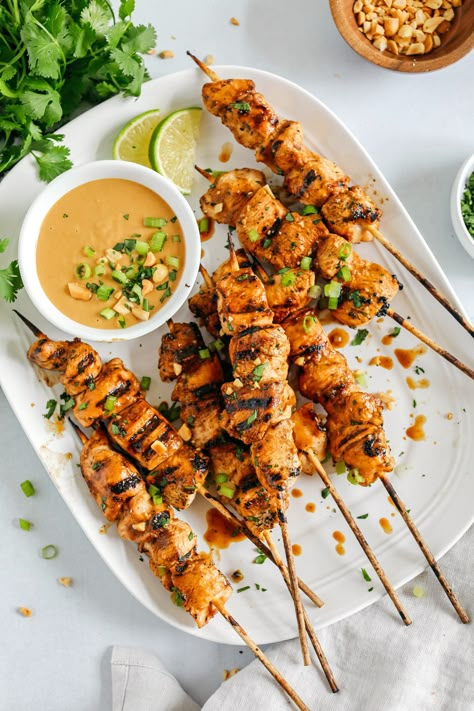 Chicken Satay with Peanut Sauce Satay Chicken Bowl, Pineapple Asian Chicken, Peanut Satay Chicken, Easy Chicken Satay, Chicken With Peanut Sauce, Satay Marinade, Nye Appetizers, Chicken Satay With Peanut Sauce, Peanut Satay