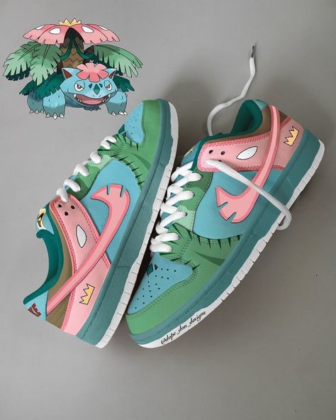 Sepatu Air Jordan, Vans Shoes Fashion, Balenciaga Adidas, Nike Essentials, Painted Shoes Diy, Custom Sneakers Diy, Pretty Sneakers, Custom Shoes Diy, Trendy Shoes Sneakers