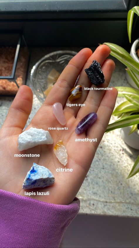 Identifying Crystals, Crystal Healing Chart, Power Of Crystals, As Humans, Spiritual Crystals, Types Of Crystals, Wire Jewelry Designs, Crystal Therapy, Pretty Rocks