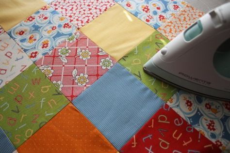 Piecing a Quilt 101 and adding a Zinger Fabric - Diary of a Quilter - a quilt blog Basic Quilting, Beginner Quilting, Diary Of A Quilter, Beginning Quilting, Quilting 101, Basic Quilt, Choosing Fabric, Costura Diy, Quilt Binding