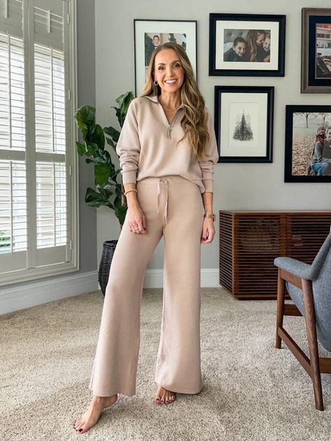 The Best Lounge Sets - Merrick's Art Loungewear Fashion, Comfortable Loungewear, Womens Dress Suits, Blouse Pants, Travel Set, Thanksgiving Outfit, Lounge Set, Lounge Sets, Dress Suits