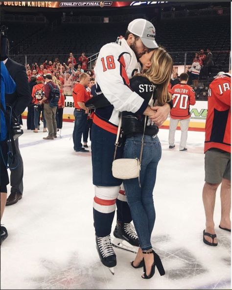 Pretty Preptastic Hockey Wedding Photos, Hockey Couple, Hockey Wedding, Hockey Outfits, Hockey Wife, Hockey Girlfriend, Boys Hockey, Hugging Couple, Sports Romance