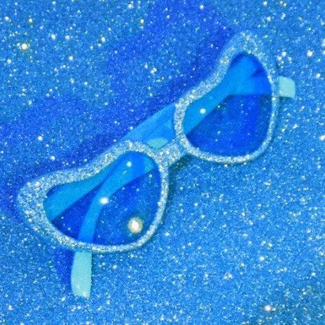 Diamond Blue Aesthetic, Blue Barbie Aesthetic, Hot Blue Aesthetic, Blue Glitter Aesthetic, Blue Party Aesthetic, Bright Blue Aesthetic, Audio Pictures, Aqua Outfit, Blue Vibe