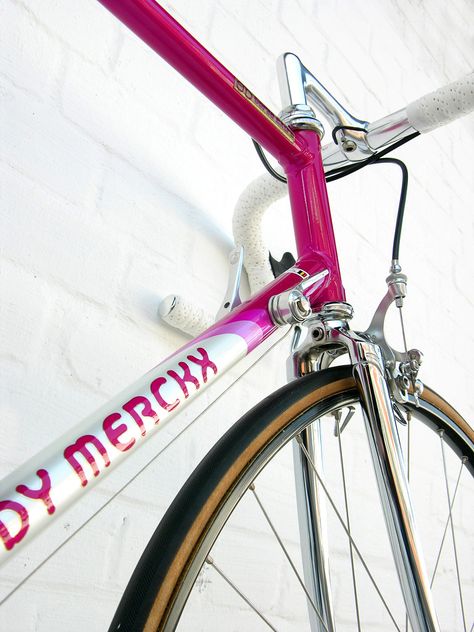 Eddy Merckx Bike, Vintage Bicycle Parts, Classic Road Bike, Retro Frame, Vintage Cycling, Bicycle Storage, Vintage Cycles, Bicycle Wheel, Classic Bikes