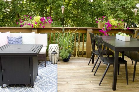 Square Deck Decorating Ideas, 12x12 Deck Furniture Layout, Summer Deck Decor, Deck Furniture Layout, Outdoor Deck Decorating, Small Deck Decorating, Deck Decor, Small Deck Decorating Ideas, Outdoor Entertainment