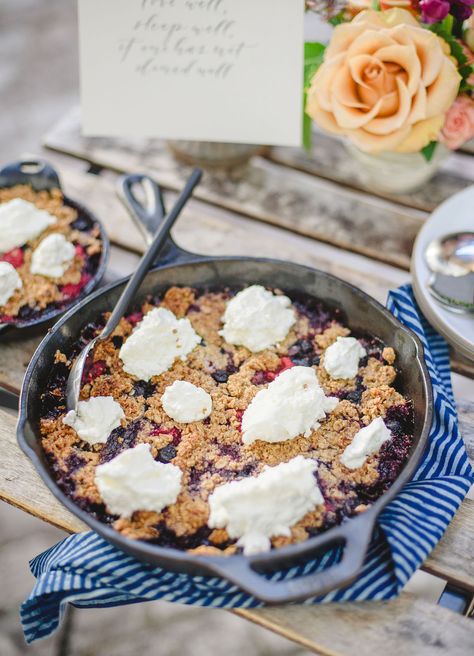 berry cobbler skillet Grilled Cheese Bites, Summer Supper, Wedding Food Ideas, Fried Sausage, Blueberry Crisp, Wedding Cake Alternatives, Waffle Cake, Blueberry Cobbler, Classic Wedding Cake