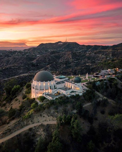 Discover Los Angeles on Instagram: “📷 @tommylundberg | The Griffith Observatory is one of L.A.’s greatest cultural attractions. The story of the @griffithobservatory_uo begins…” California Architecture, Visit Los Angeles, Cozy Places, Travel California, Cali Life, Griffith Observatory, Travel Facts, Griffith Park, California Girl