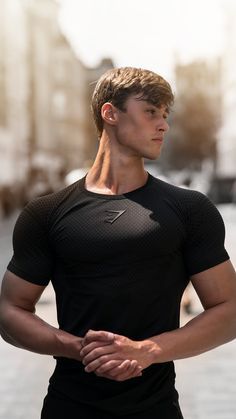 Gymshark Athlete, David Laid. Gym Shark Outfit, Gymshark Outfit, David Laid, Gymshark Men, Style Gym, Gym Boy, Gym Guys, Gym Hairstyles, Gym Outfit Men