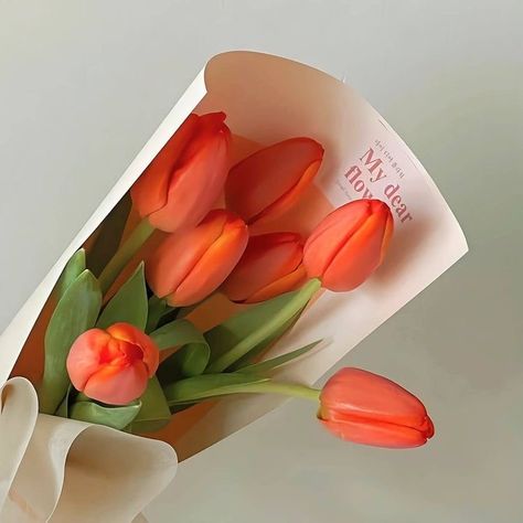 Bouquet Of Tulips, Orange Tulips, Boquette Flowers, Nothing But Flowers, Flower Therapy, Beautiful Bouquet Of Flowers, Tulips Flowers, Beautiful Bouquet, Love Flowers