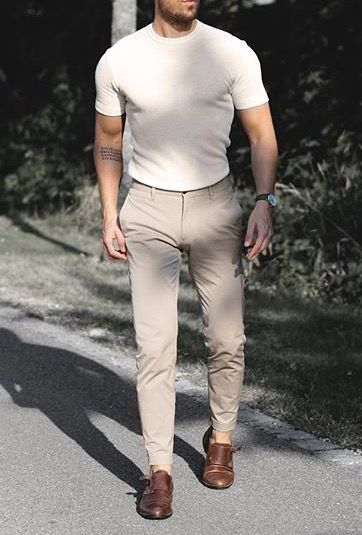 Chinos Men Outfit, Office Old Money, Old Money Fashion, Mens Business Casual Outfits, Money Fashion, Minimalist Fashion Men, Classy Outfits Men, Mens Summer Outfits, Mens Casual Outfits Summer