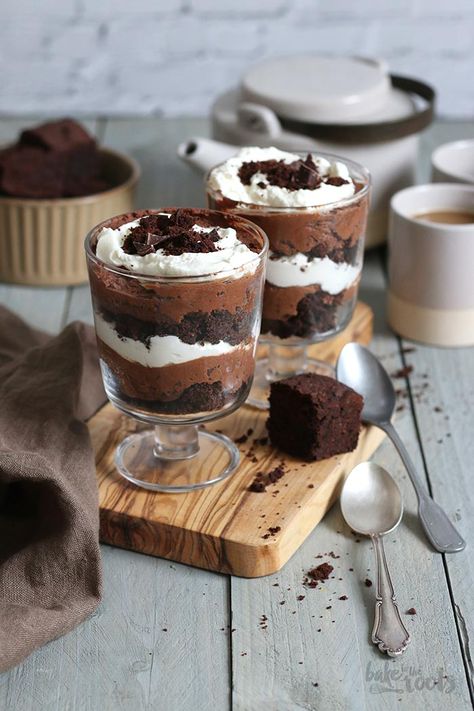 Mini Brownie Chocolate Mousse Trifles | Bake to the roots Brownie Chocolate Mousse, Mini Trifle, Chocolate Mousse Cups, Brownie Trifle, Mini Dessert Cups, Mini Brownies, Brownie Cups, Chocolate Trifle, Trifle Desserts