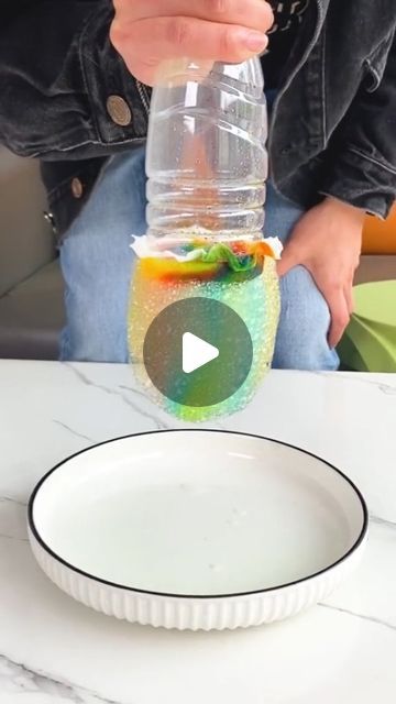 Bubble Blower Diy, Preschool Steam, Kindergarden Graduation, Bubble Recipe, How To Make Bubbles, Bubble Blower, Lake Fun, Bubble Bottle, Bubble Fun