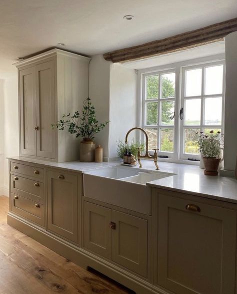 Country Cottage Kitchen, Happy New Week, Cottage Kitchens, Farm Kitchen, Kitchen Extension, Kitchen Diner, 7 Months, Cottage Kitchen, Country Kitchen