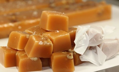 Honey Cream Caramels Easy Caramel Candy Recipe, Corn Syrup Recipes, Homemade Caramel Candy, Caramel Candies Recipe, Syrup Recipes, Honey Cream, Soft Caramel, Caramel Candy, Caramel Recipes