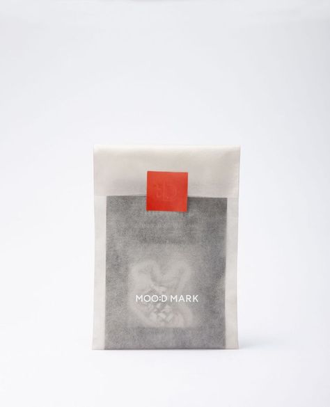 Buch Design, Graphisches Design, Clothing Packaging, 카드 디자인, Packing Design, Packaging Labels Design, Design Visual, Creative Packaging Design, Creative Packaging