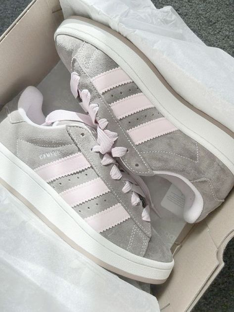 Sneaker Inspo Women, Adidas Campus Shoes, Pretty Sneakers, Shoes For School, Back To School Shoes, Trendy Shoes Sneakers, Preppy Shoes, Pretty Shoes Sneakers, Shoe Wishlist