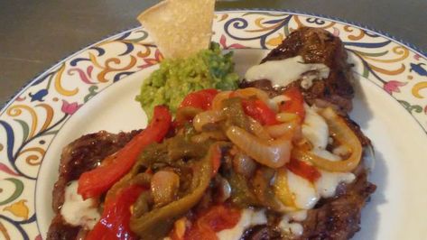 I enjoy the blend of green chile and cheese. In this recipe it takes your steak south of the border for an authentic Mexican Steak. No visa or passport required! Mexican Steak, Roasted Green Chili, Broiled Steak, Green Chili Peppers, Cheese Stuffed Peppers, Easy Eat, Hispanic Food, South Of The Border, Steak Recipe