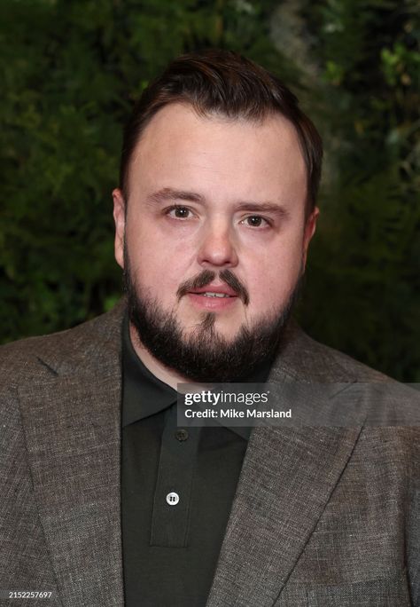 John Bradley attends the Vogue x Netflix BAFTA Television Awards... Fotografía de noticias - Getty Images Vogue, England, John Bradley, Restaurant London, Famous Birthdays, London Restaurants, In London, Getty Images, High Resolution