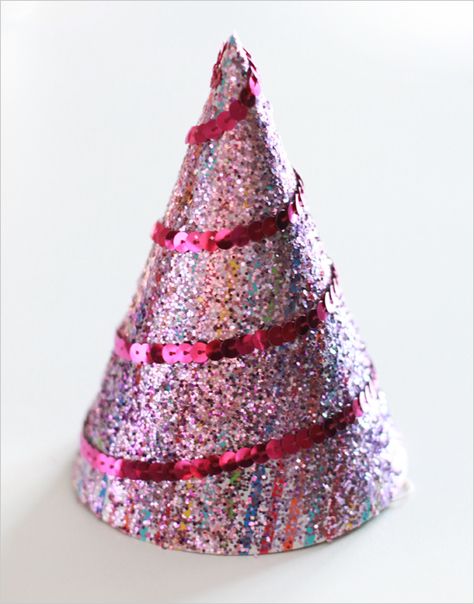 Create glitter party hats! I'D add a fiber optic hair piece; link below. Just string it through a hole in the tippy top, then glue it on the underside. Photos coming soon; I'm trying it! http://www.flashingblinkylights.com/fiberoptichairlights-c-114_469.html News Years Crafts For Kids, Sparkly Party, Wedding Projects, New Year's Crafts, Glitter Party, Cute Wedding Dress, Glitter Diy, Diy Hat, Wedding Chicks