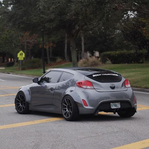 Veloster Custom, Hyundai Car, Veloster Turbo, Black Audi, Pimp My Ride, Hyundai Veloster, Car Projects, Car Personalization, Jeep Truck